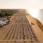 Adorable With Balcony - Beahost