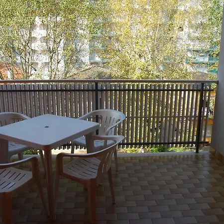 Adorable Apartment With Nice Balcony - Beahost Διαμέρισμα Μπιμπιόνε