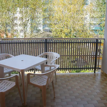 Adorable With Balcony - Beahost *